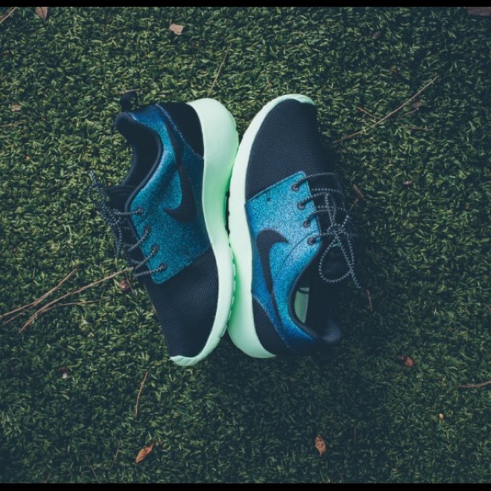 Nike World Cup Edition Roshe Run 7.5
